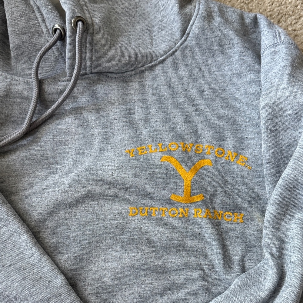 Gray Hoodie with Yellowstone Dutton Ranch Logo size Large. NWT